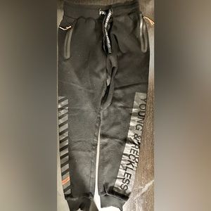 Youth L/G 14 joggers Young & Reckless